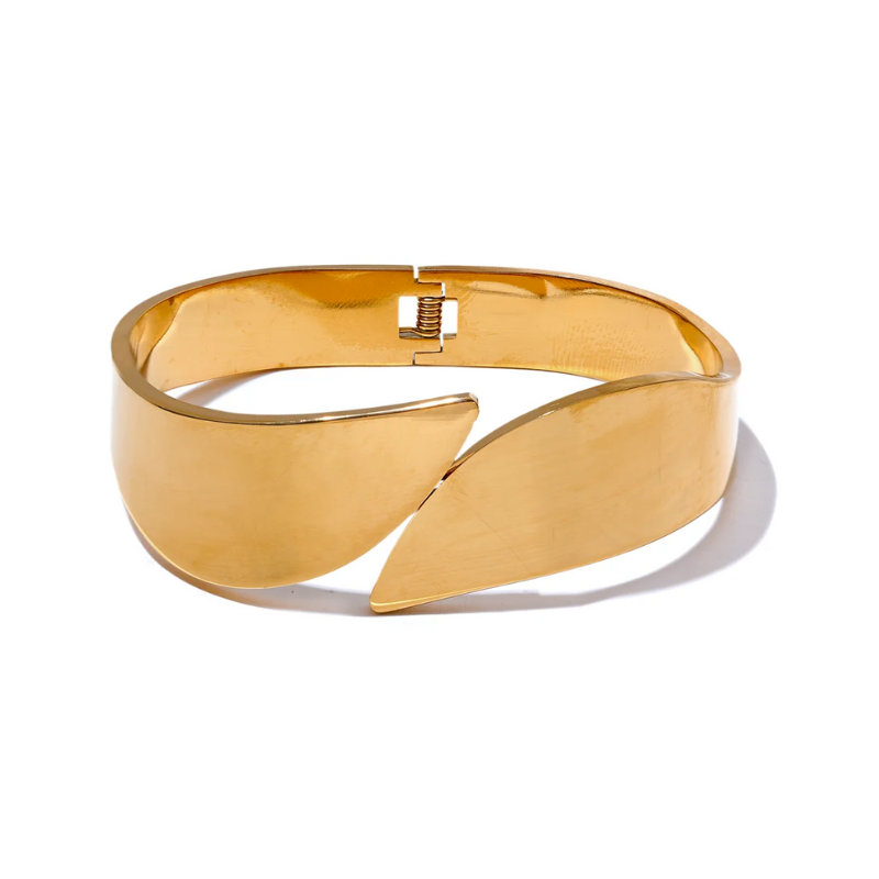 Ava Hammered Gold Bracelet